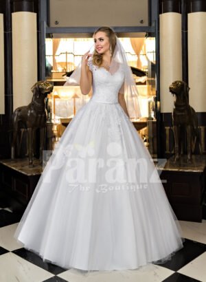 Exclusive pearl white real tulle skirt wedding gown with royal lacy bodice