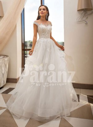 Women’s dreamy pearl white wedding tulle gown with royal bodice