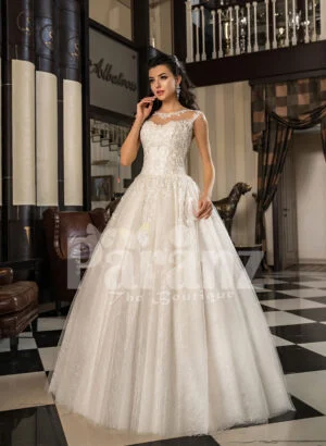 Women’s pretty princess high volume tulle wedding gown in white