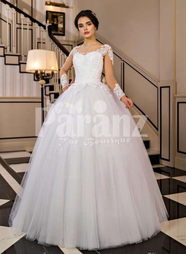 Women’s super glam exclusive flared and high volume wedding tulle gown in white