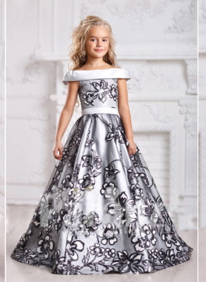 Magnificence redefined with this long formal dress for little girls