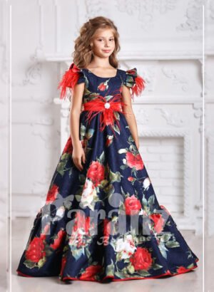 The little girl’s formal long dress for your little pie to look majestic